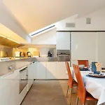 Apartament Guesthost - 500sqm Luxury With Spa, Gym, Terrace, Game & Garage