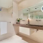 Apartament Guesthost - 500sqm Luxury With Spa, Gym, Terrace, Game & Garage