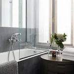 Guesthost - 500sqm Luxury With Spa, Gym, Terrace, Game & Garage