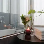 Guesthost - 500sqm Luxury With Spa, Gym, Terrace, Game & Garage