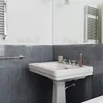 Apartament Guesthost - 500sqm Luxury With Spa, Gym, Terrace, Game & Garage