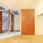 Guesthost - 500sqm Luxury With Spa, Gym, Terrace, Game & Garage Apartament