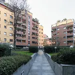 Guesthost - 500sqm Luxury With Spa, Gym, Terrace, Game & Garage Apartament