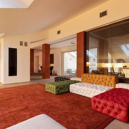 Guesthost - 500sqm Luxury With Spa, Gym, Terrace, Game & Garage