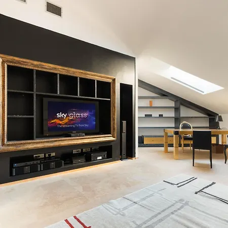 Guesthost - 500sqm Luxury With Spa, Gym, Terrace, Game & Garage Milano