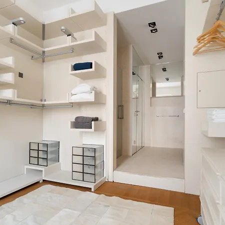 Guesthost - 500sqm Luxury With Spa, Gym, Terrace, Game & Garage * Milano