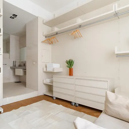 Guesthost - 500sqm Luxury With Spa, Gym, Terrace, Game & Garage Milano