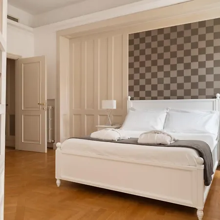Guesthost - 500sqm Luxury With Spa, Gym, Terrace, Game & Garage