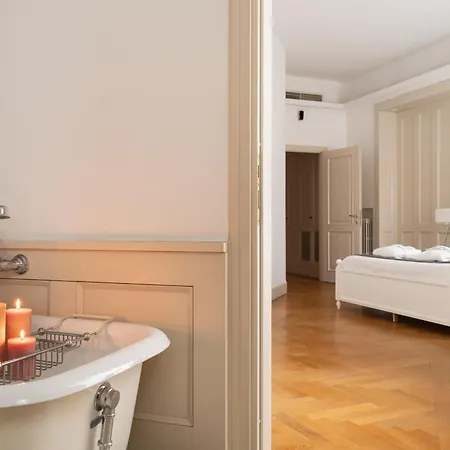 Daire Guesthost - 500sqm Luxury With Spa, Gym, Terrace, Game & Garage *