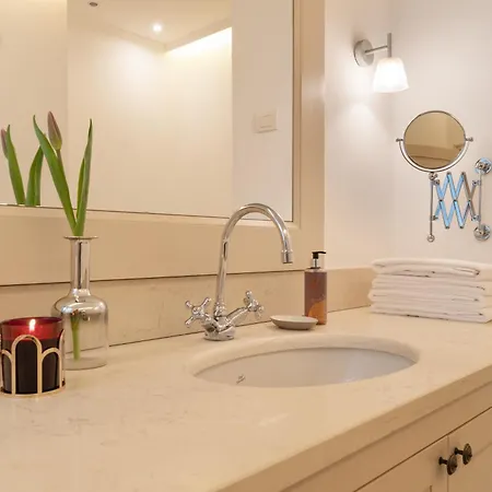 Guesthost - 500sqm Luxury With Spa, Gym, Terrace, Game & Garage Milano