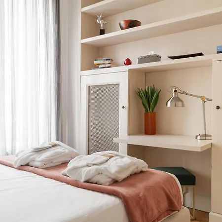 Guesthost - 500sqm Luxury With Spa, Gym, Terrace, Game & Garage Milano