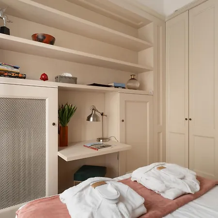 Daire Guesthost - 500sqm Luxury With Spa, Gym, Terrace, Game & Garage *
