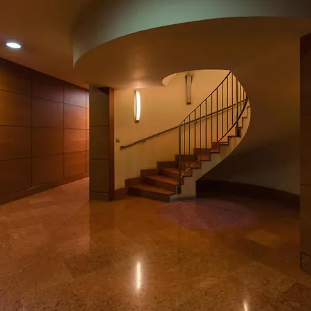 Guesthost - 500sqm Luxury With Spa, Gym, Terrace, Game & Garage *